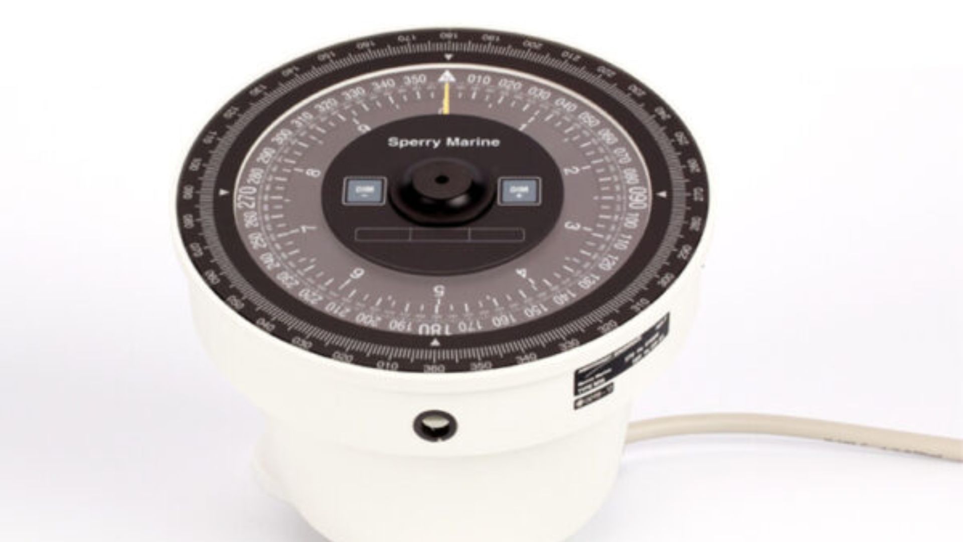 Essеntial Rolе of thе Gyro Compass